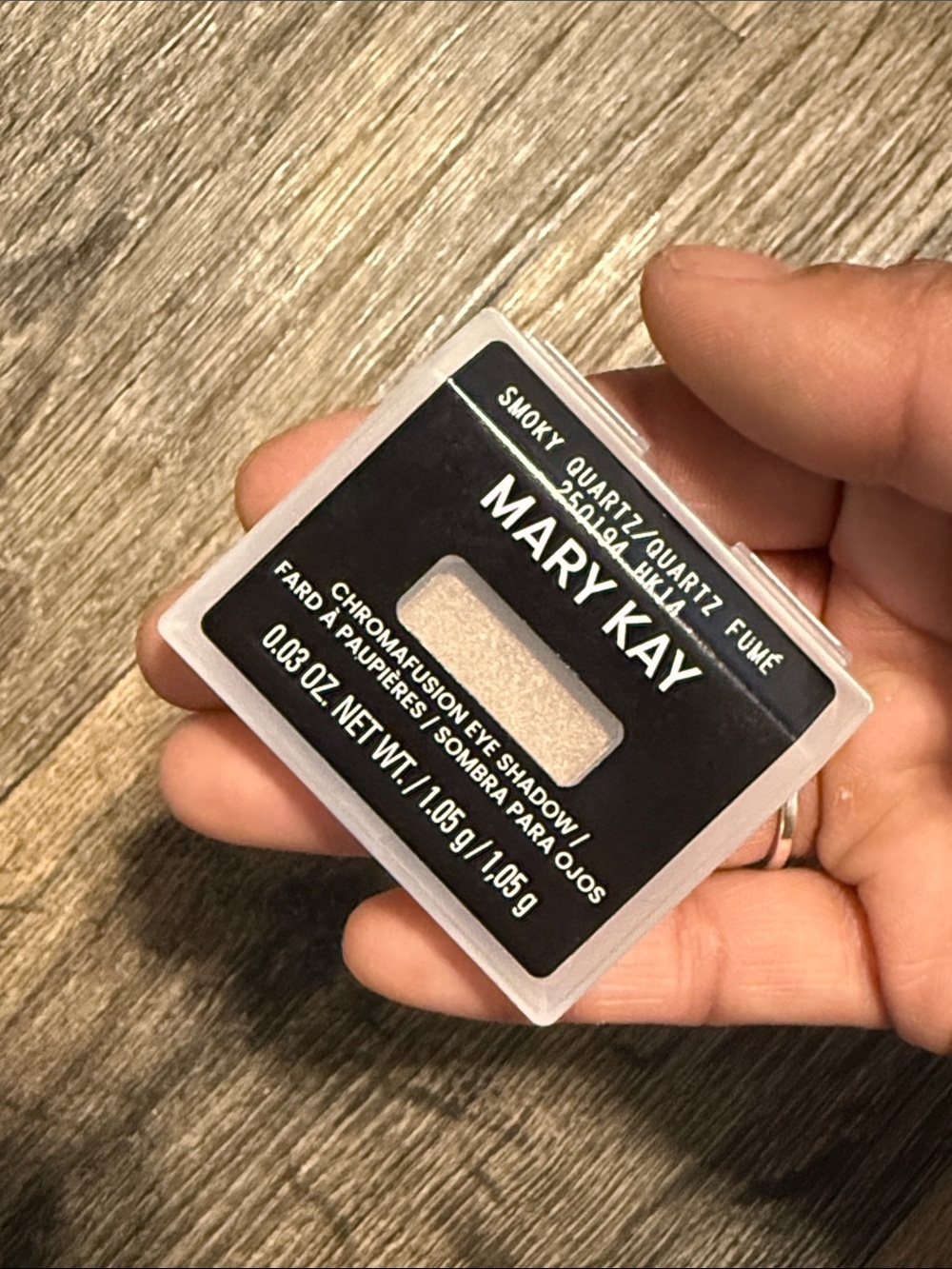 Mary Kay Smoky Quartz Shimmery Taupe Eyeshadow- smoky quartz
